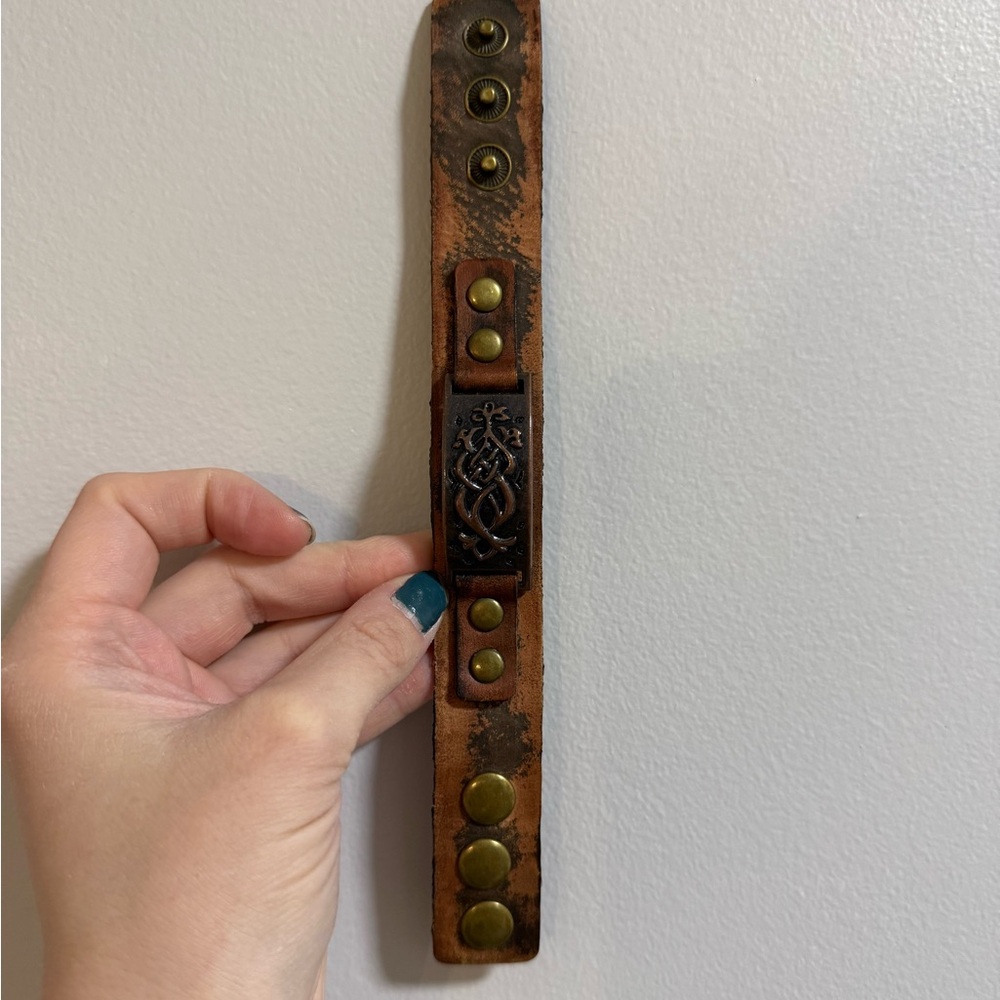 Norse inspired Leather Cuff Bracelet - Picture 6 of 7
